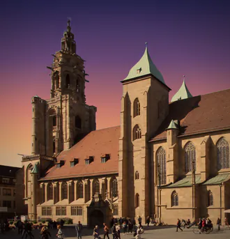 Kilianskirche in Heilbronn mit Kiliansturm im Abendlicht